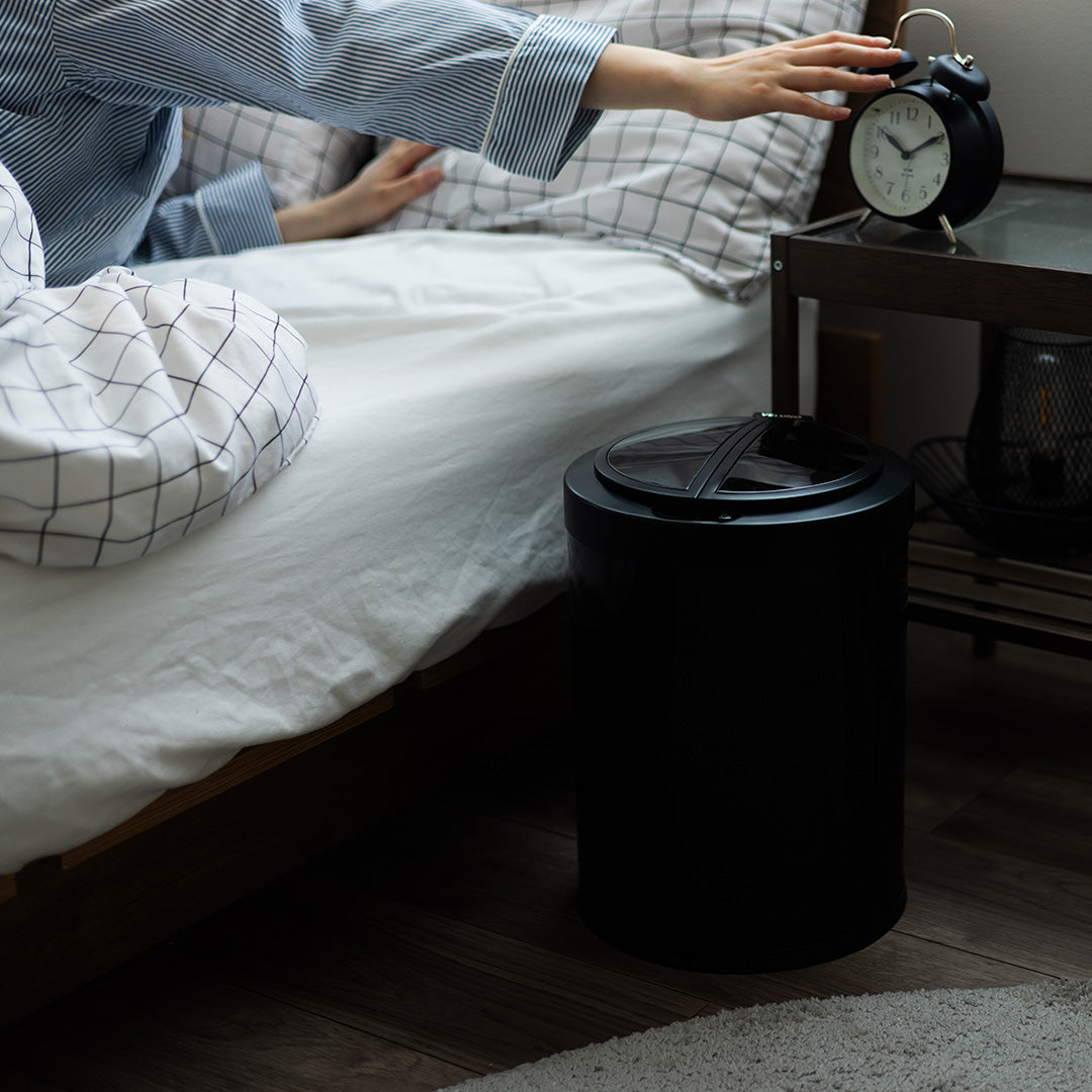 ニオイが漏れない横開きセンサー式ゴミ箱（9L） VELUNO